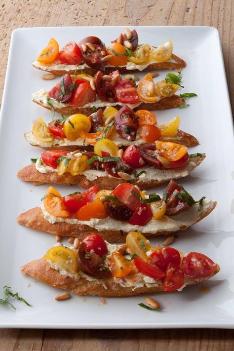 Tomato Crostini With Whipped Feta, Tomato Crostini, Best Summer Recipes, Summer Appetizers, Barefoot Contessa Recipes, Ina Garten Recipes, Feta Recipes, Whipped Feta, Summer Appetizer