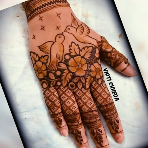 Bird Mehendi Design, Birds Mehndi Design, Bird Henna Designs, Bird Mehndi, Engagement Henna, Palm Mehndi Design, Indian Mehndi Designs, Mehndi Designs 2018, Mehndi Designs Bridal Hands