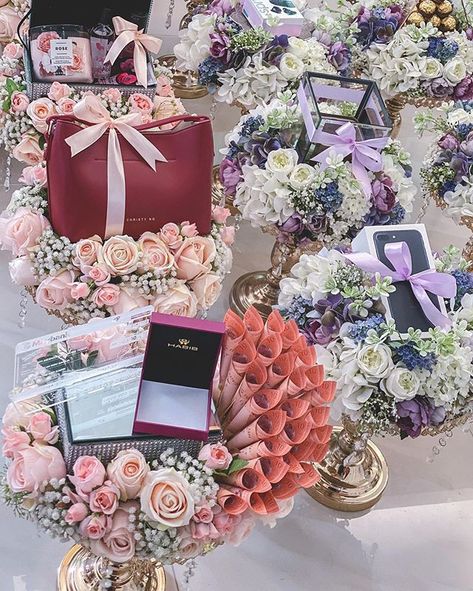 Wedding Packings, Wedding Parcels, Dekor Akad, Dulang Hantaran Ideas, Melayu Wedding, Hantaran Ideas, Gubahan Hantaran, Hantaran Kahwin, Bridal Party Gift Bag