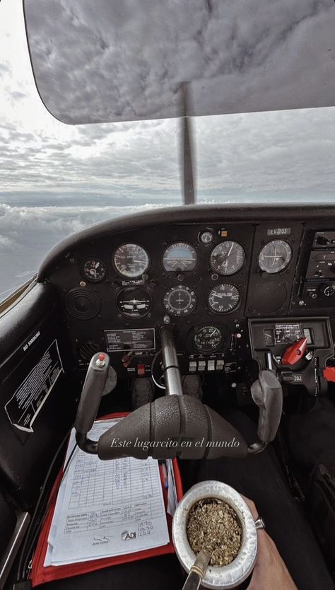 Aviation Motivation, Pilot Dream, Pilots License, Aviation Aesthetic, Frankie Morales, Pilot Life, Future Pilot, Plane Aesthetic, Pilot Career