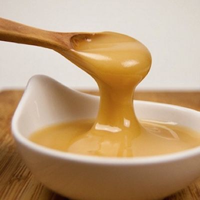 5 At-Home Tests You Can Do To Tell Whether Your Honey Is Pure Or Fake Honey For Sore Throat, Honey Health Benefits, Fake Honey, Raw Honey Benefits, Fatty Foods, Real Honey, Coconut Benefits, Homemade Syrup, Metabolic Diet