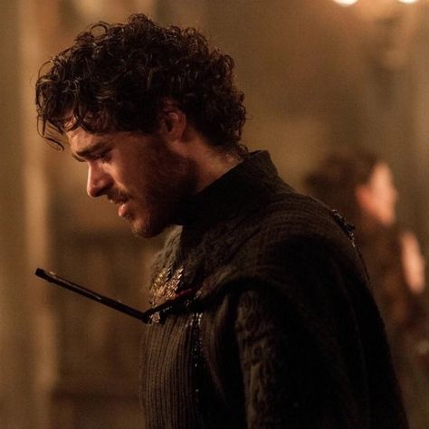 Rob Stark, Jon Snow Pfp, Game Of Thrones Pfp, Robb Stark Icon, Robb Stark Aesthetic, Jon Snow With Dragon, Game Of Thrones Jon Snow Wallpaper, Theon Greyjoy Robb Stark, Game Of Thrones Robb Stark