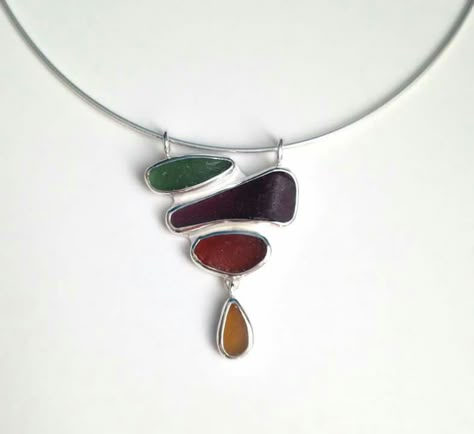 Fused Glass Jewellery, Stained Glass Necklace, Silversmithing Jewelry, Pebble Jewelry, Stained Glass Jewelry, Stained Glass Crafts, Fused Glass Jewelry, A Necklace, Different Colours