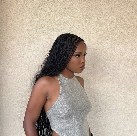 Smeduiem Boho Knotless Braids, Boho Braids Black Women Human Hair, Braids With A Dress, Small Knotless Goddess Braids, Boho Knotless Braids Human Hair, Ryan Destiny Braids, Brown Boho Knotless Braids, Small Boho Braids, Braids For Vacation