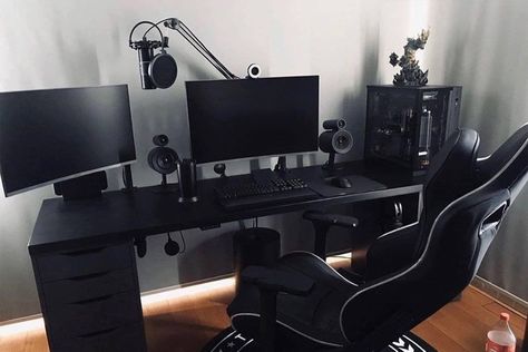 Desk setups that maximize your work from home productivity! Computer Gaming Room, Computer Desk Setup, Video Game Room Design, Video Game Rooms, Bedroom Setup, Computer Room, Gaming Room Setup, Gamer Room, Computer Setup