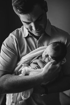 Newborn Family Pictures, Diy Newborn Photography, Baby Boy Newborn Pictures, Baby Boy Newborn Photography, Foto Newborn, Lifestyle Newborn Photos, Newborn Photography Boy, Newborn Family Photography, Baby Pictures Newborn