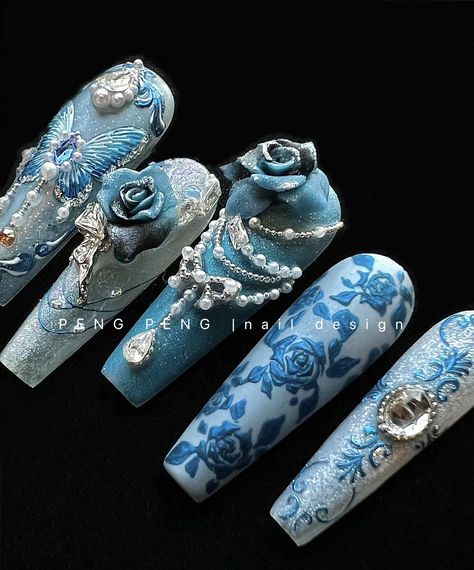 Royal Nails Aesthetic, Rococo Nail Art, Royal Nail Designs, Neutral Blue Nails, Victorian Nails Designs, Marie Antoinette Nails, Blue Rose Nails, Fantasy Nails Designs, Filigree Nails