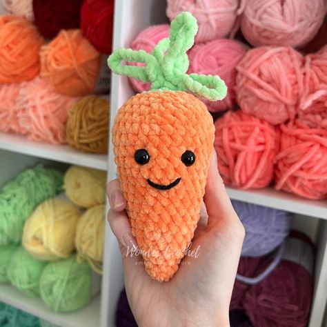 Crochet Apple Amigurumi Free Pattern, Wonder Crochet, Crochet Figures, Easter Crochet Patterns Free, Crochet Apple, Crochet Spring, Crochet Plushie, Cozy Crochet Patterns, Crochet Fruit