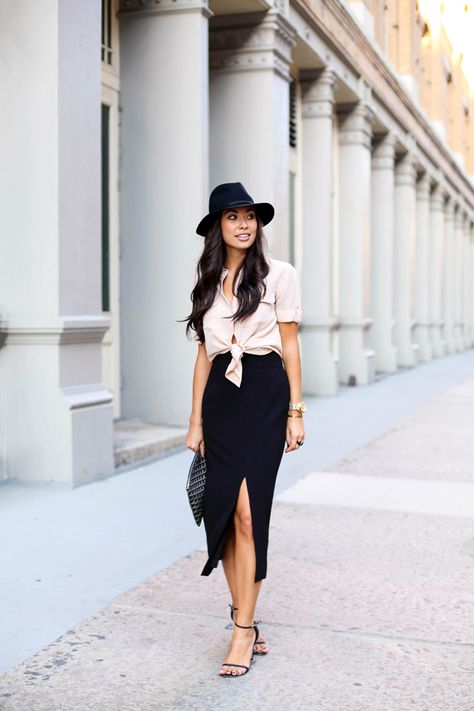 Pink blouse + Pencil Skirt Blush Pink Outfit, Kat Jamieson, Blouse Outfit Casual, Pencil Skirt Outfits, Fall Dress Outfit, Wardrobe Outfits, Outfits With Hats, Skirt Outfit, Office Outfits