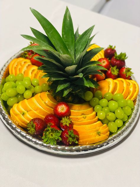 Ninja Fruit, Fruit Tray Designs, Carving Watermelon, Fruit Platter Ideas Party, Farm Fruit, Carving Fruit, Carving Tutorial, Fruit Buffet, Amazing Food Platters