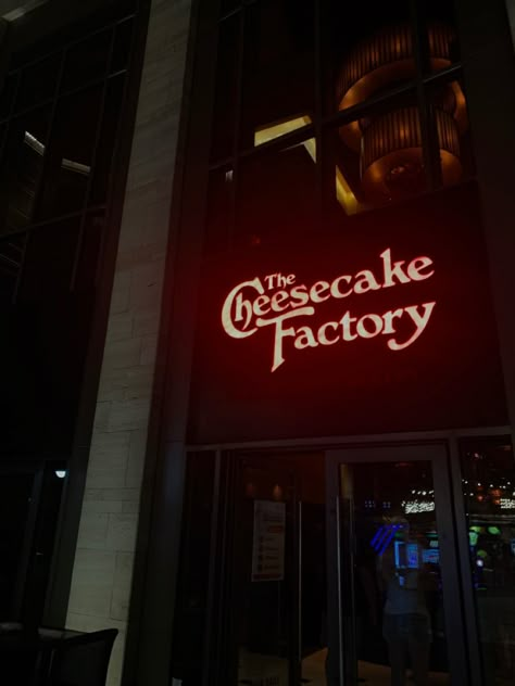 Cheesecake Factory Aesthetic, Cheesecake Factory Birthday, Factory Aesthetic, Cheescake Factory, 12 Birthday, Low Exposure, 15 Birthday, Cute Date Ideas, Birthday Inspo