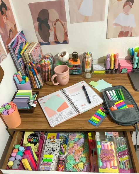 Stationery Obsession, Room Organisation, Stationary Organization, Study Desk Decor, Chess Club, Kawaii School Supplies, Dream Craft Room, Cool School Supplies, Study Stationery