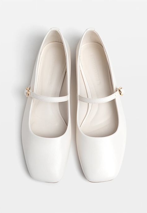 White Mary Jane Shoes, Minimalist Clothes, Boots Outfit Men, Style Muse, Fancy Shoes, Girly Shoes, Shoe Inspo, Aesthetic Shoes, Ballerina Shoes