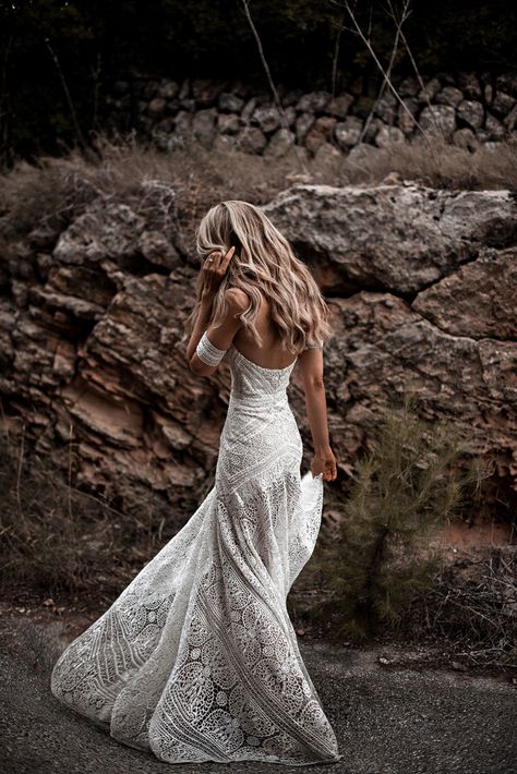 Wedding Dress Cinderella, Sweetheart Neck Wedding Dress, Bridal Dress Beach Wedding, Wedding Dress Tea Length, Boho Wedding Dress With Sleeves, Wedding Dress Black, Boho Bridal Dress, Ivory Lace Wedding Dress, Rustic Boho Wedding