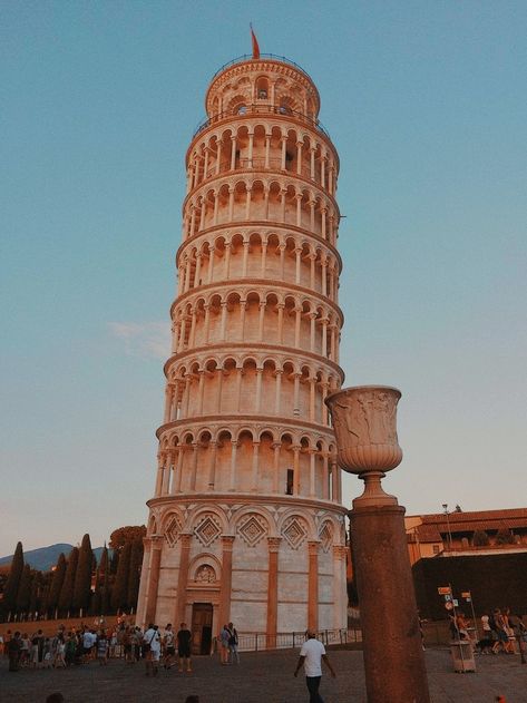 Tower Of Pisa Aesthetic, Leaning Tower Of Pisa Aesthetic, Pisa Aesthetic, Fall Filter, Italia Aesthetic, Italy Wallpaper, Greek Buildings, Pisa Tower, App Filter