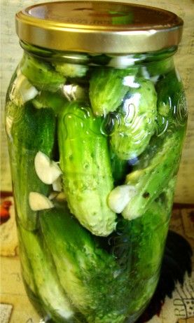 Garlic Pickles, Pickles Canning, Dill Pickles Recipe, Garlic Dill Pickles, Kosher Dill Pickles, Lacto Fermented, Yellow Squash Recipes, Pickles Recipe, Canning Pickles