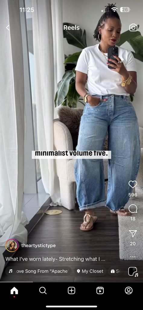 Casual Outfit Black Women, Traci Ellis Ross, Bell Bottom Jeans Outfit Fall, Jean On Jean Outfit, Jeans On Jeans Outfit, Bottom Jeans Outfit, Nubian Style, Minimal Fits, Jean On Jean