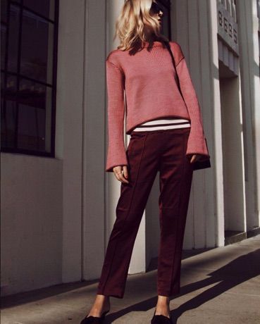 Burgundy Leggings Outfit, Burgundy Pants Outfit, Burgundy Trousers, December Outfits, Maroon Outfit, October Outfits, Snacks Easy, Winter Pants Outfit, Burgundy Outfit