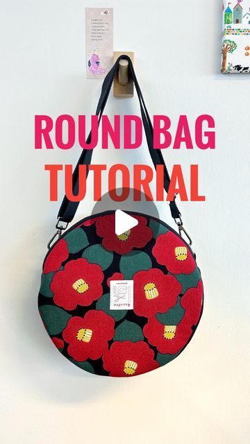 속초 오스프링 | 핸드메이드 패브릭 소품샵 on Instagram: "DIY ROUND BAG | Sewing Tutorial   Spring is coming.🌺 I think I can see camellia this weekend I made a round bag with camellia fabric in advance.🌺🌺  Every day before I go to sleep, I think about what to make the next day.🥰💕 And the next day, I start making new props. It feels so good when it's completed as it's drawn in my head.  Sewing the round curve of the bag seems to soften my mood.☺️ It has an inner pocket inside the bag, so it's good for storing cards, small props, etc.  I make two kinds of straps.💕 So this round bag is available for totes, shoulder, and crossbody.🩷❤️ I was so cute when I held it as a tot.  I want everyone to happily make a round bag. I'll make a video in more detail than the Reels and upload it on YouTube soon.🥰💚 Thank Round Bag Sewing Pattern, Round Bag Diy, Camellia Fabric, Circle Bag Pattern, Round Bag Pattern, Large Tote Bag Pattern, Before I Go To Sleep, Diy Shoulder Bag, Bag Sewing Tutorial