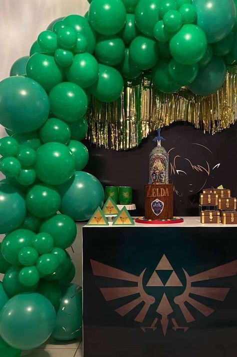 Legend Of Zelda Themed Party, Legend Of Zelda Themed Birthday, Link Zelda Birthday Party, Zelda Trunk Or Treat Ideas, Zelda Birthday Decorations, Zelda Party Ideas Birthdays, Zelda Bday Party, Legend Of Zelda Cupcakes, Zelda Botw Birthday Party