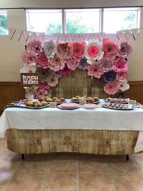 Mothers Day Tea Party Ideas Classroom, Muffins With Mom School Event, Muffins With Moms Activities, Grandparents Tea At School, Mother’s Day Tea Party Classroom, Mother’s Day School Event Ideas, Mother's Day Events Ideas, Muffins With Mom Photo Backdrop, Mothers Day Celebration Ideas In School