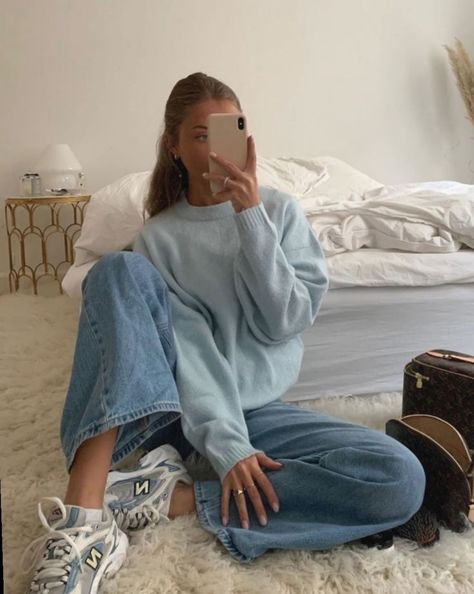 Vintage Vintage Style #fashion #style #outfitoftheday  #vintage #vintagestyle #vintagefashion Urban Outfitters Outfit, Sweater Outfit, Betty White, School Looks, Cute Winter Outfits, Light Blue Sweater, Mode Inspo, Blue Sweater, 가을 패션