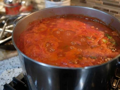 Italian Gravy Recipe: How to Make the Best Sunday Sauce - Mortadella Head Italian Gravy Authentic, Sunday Gravy Recipe Italian, Authentic Spaghetti Sauce, Sunday Sauce Italian, Italian Gravy Recipe, Italian Sunday Sauce, Italian Sunday Gravy, Italian Sauce Recipes, Italian Gravy