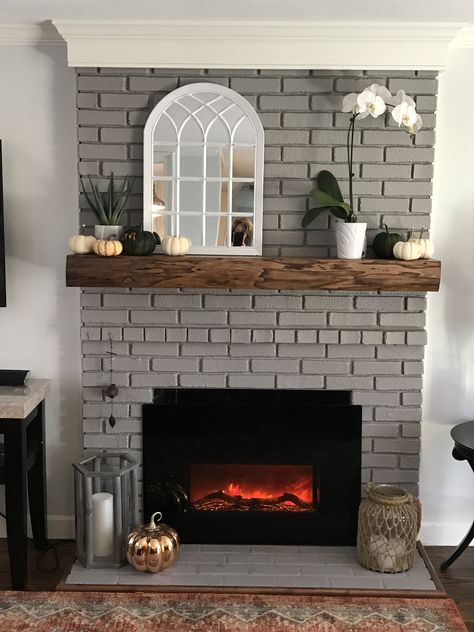 Chimney Color Ideas, Chimney Painting Ideas, Painted Fireplaces, Black Mantle Fireplace, Black Tile Fireplace, Fireplace Painting, Black Brick Fireplace, Painting Brick, Black Mantle