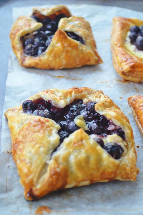 Small Batch 4 Ingredients Blueberry Danish Blueberry Danish Recipe, Homemade Cherry Sauce, Puff Pastry Croissant, Blueberry Danish, Blueberry Desserts Recipes, Batch Baking, Peach Pie Filling, Small Batch Baking, Blueberry Season