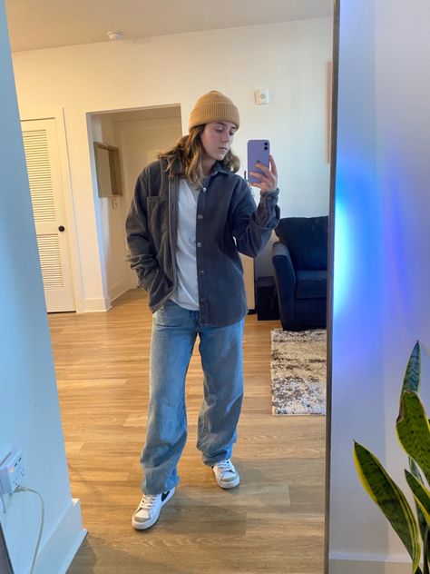 Lesbian Outfits Carhartt, Lesbian Outfit Inspo Aesthetic, Winter Masc Lesbian Outfits, Macs Lesbian Outfit, Pretty Lesbian Style, Artsy Lesbian Style, Chapstick Lesbian Style Aesthetic, Curvy Masc Lesbian Fashion, Masc Lesbian Autumn Outfits