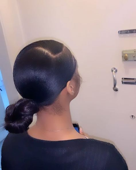 Hair Swoop, Side Swoop, Slick Ponytail, Weave Ponytail Hairstyles, Sleek Ponytail Hairstyles, Knot Bun, Black Ponytail Hairstyles, Twist Ponytail, Slick Back