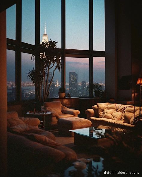 Apartment In Los Angeles, 90s Luxury Apartment, 80s Nyc Apartment, 80s House Interior, 80s Luxury Apartment, 80s Penthouse, New York Apartment Interior, 80s Apartment, Penthouse Aesthetic