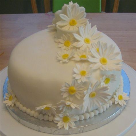 More daisies..... Face Cake, Cake Inspiration, Birthday Cakes, Mother’s Day, Daisy, Birthday Cake, Baby Shower, Shower, Cake