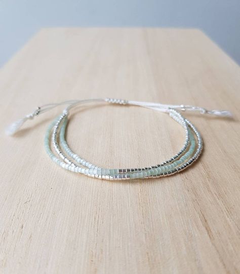 Pale Green and Silver Tiny Bead Bracelet Minimalist Bracelet | Etsy Tiny Bead Bracelet, Diy Jewelry Rings, Boho Chique, Friendship Bracelets Designs, Modern Bracelets, Bracelets Design, Green And Silver, Bracelet Minimalist, Seed Bead Bracelet