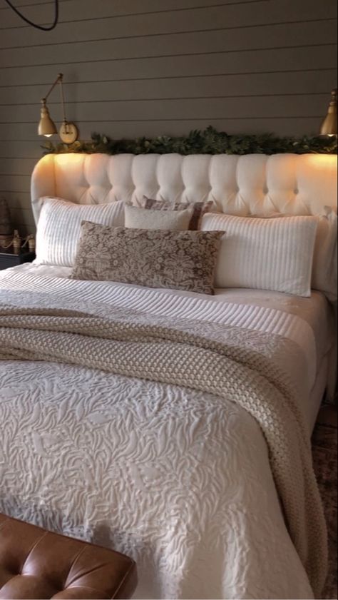 Beige Bed Ideas, Quilted Bed Frame, Cozy Winter Bedroom, White Quilt Bedding, Beige Bedroom Decor, Bedroom View, Fancy Bedroom, White Bedspreads, Winter Bedroom