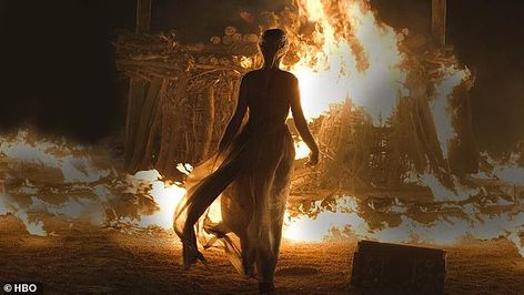 Delany said: 'I was like, 'What's this show with the short, dumpy girl walking into the fire?''  while recalling the famous scene (pictured) in season one where Daenerys steps inside a burning temple Daenerys Targaryen Aesthetic, Daenerys Targaryen Icons, Game Of Thrones Set, Watchers On The Wall, Michelle Fairley, Ned Stark, Game Of Thrones Books, Hbo Game Of Thrones, Jaime Lannister