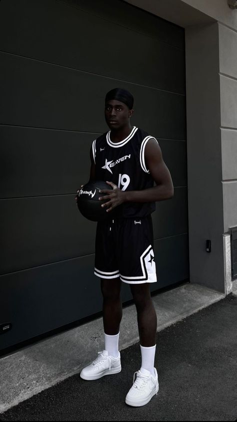 Basketball Shorts Outfit Mens, Basketball Uniforms Design Men, Lazy Outfits Men, Basketball Outfits Men, Basketball Shorts Outfit, Basketball Drip, Varsity Outfit, Basketball Uniforms Design, Black King And Queen