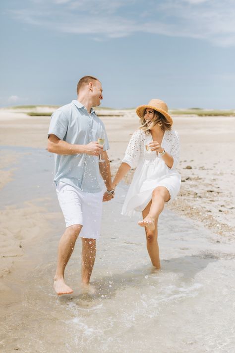 Couple Beach Pictures Outfits Summer, Beach Engagement Photos Props, Couple Beach Outfits Summer, Beach Engagement Photos Champagne, Beach Photo Shoot Outfits Couple, Beach Outfits Couple, Beach Engagement Photoshoot Outfit, Engagement Photos Outfits Summer Beach, Beach Prenup Ideas Outfits