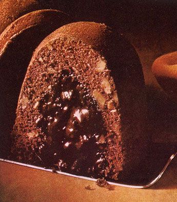 Fudge Picasso Cake Recipe, Pudding Filled Bundt Cake Recipes, Tunnel Of Fudge Bundt Cake Recipe, Japanese Sauces, Tunnel Cake, Tunnel Of Fudge Cake, Fudge Icing, Fudge Cake Recipe, Chocolate Bundt