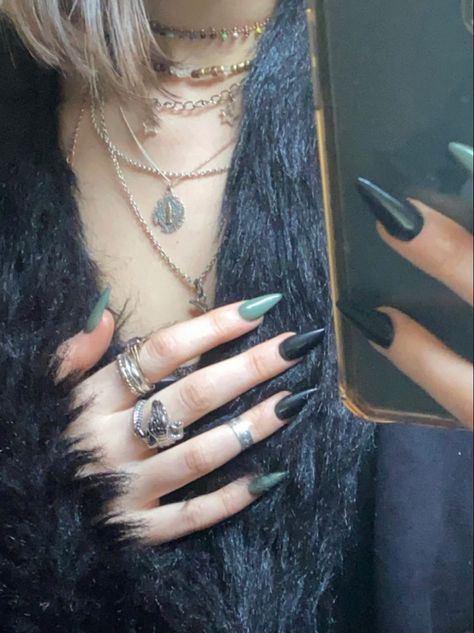 Nude Baddie Nails, Nail Designs Halloween, Halal Nail Polish, Water Based Nail Polish, Witchy Nails, 2023 Halloween, Hello Nails, Gothic Nails, Stripped Nails