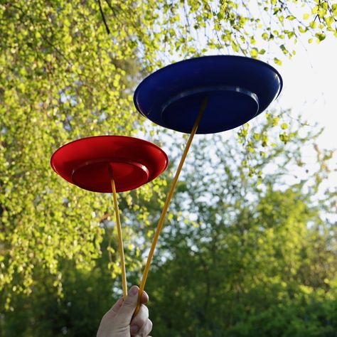 Spinning Ball On Finger, Make A Spinning Wheel, Drop Spinning, Plate Spinning, How To Use A Spinning Wheel, Spinning Plates, On A Stick, Juggling, A Stick