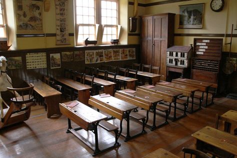 Boarding School Aesthetic, Old Victorian House, Uk Images, School Room, School Building, Vintage School, Boarding School, Green Gables, Private School