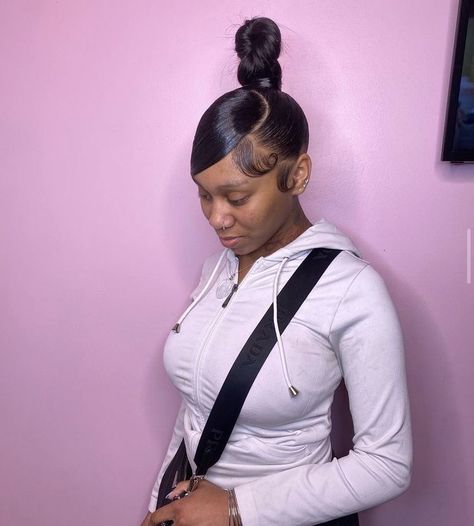 Ninja Bun, Colored Hairstyles, Black Ponytail, Shaved Side Hairstyles, Sleek Ponytail Hairstyles, Black Ponytail Hairstyles, Ponytail Bun, Hair Twist, Twist Styles