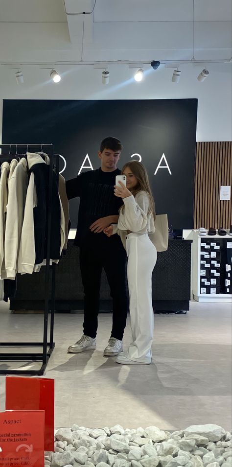 Couple Surprise Romantic, Shopping Couple Aesthetic, Shopping With Boyfriend Aesthetic, Couple Shopping Mall Aesthetic, Couple Shopping Together, Mall Date, Shopping Couple, Private Couple, Alphabet Dating