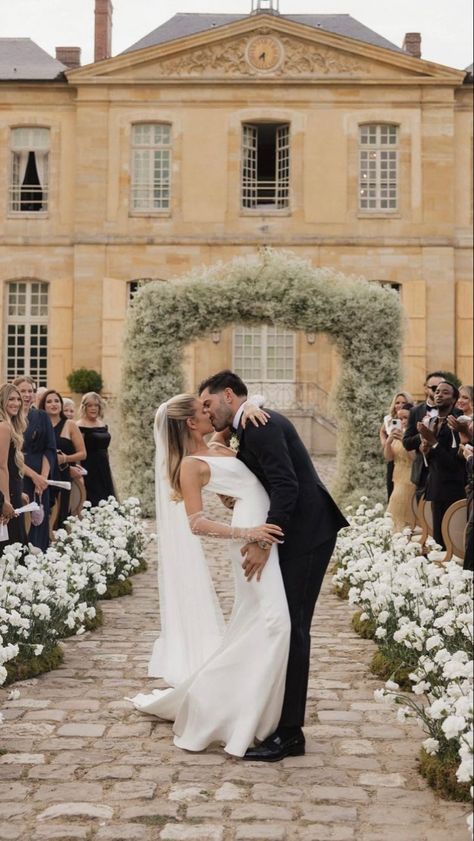 Hannah Godwin, Wedding Hair Half, Bachelor Nation, Wedding Mood Board, Half Up Hair, Wedding Mood, Photography Inspo, Happily Ever After, Ever After