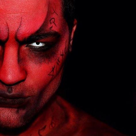 Just in time for Halloween, Master Makeup Artist Alex Faction (@alexfaction) created this demon-inspired makeup tutorial without the use of prosthetics. Check out more of his videos on special FX makeup, face and body paintings and a few cameos of beauty makeup tutorials. Devil Makeup Halloween, Mens Halloween Makeup, Demon Makeup, Body Paintings, Devil Makeup, Halloweenský Makeup, Special Fx Makeup, Beauty Makeup Tutorial, Halloween Makeup Tutorial