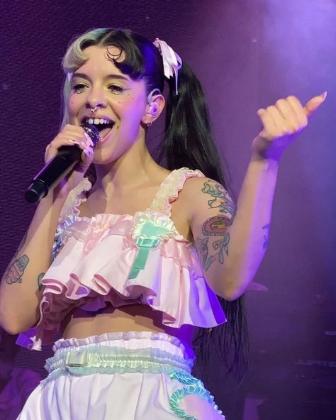 Melanie Martinez, A Woman, Singing, Concert, Tattoos