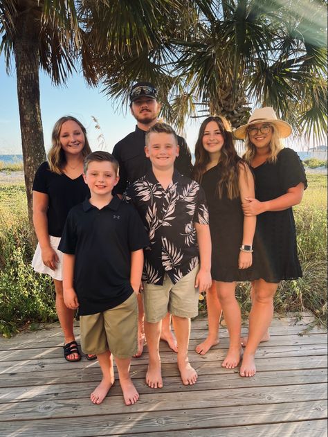 Fall Family Beach Pictures | Black Outfits on the Beach #familytravel #familyphotography #familytime #beachvacation Outfits On The Beach, Family Beach Pictures, Black Outfits, Family Beach, Fall Family, Family Time, Beach Pictures, Family Photography, Beach Vacation