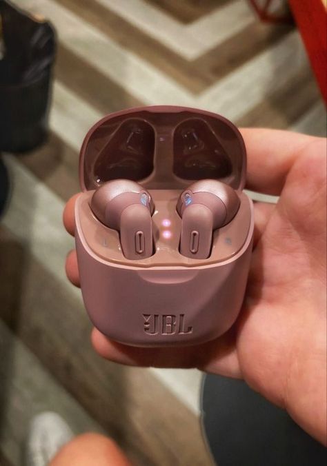 Jbl Earphones, Jbl Earbuds, Coffee Phone Case, Iphone Obsession, Bluetooth Earbuds Wireless, Ios Phone, Todo List, Voice Assistant, Earbud Headphones