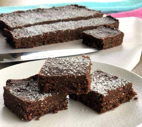 Chocolate Weetbix Slice Chocolate Weetbix Slice Recipe, Weetbix Recipes, Baked Slices, Lunchbox Fillers, Dessert Slices, Cornflake Recipes, Chocolate Weetbix Slice, Weetbix Slice, Sweet Slices